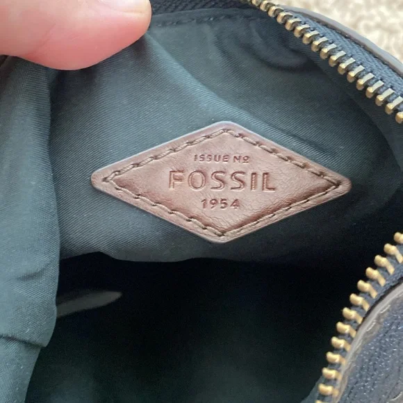 Fossil Voyager Small Crossbody Leather Bag - Picture 13 of 14